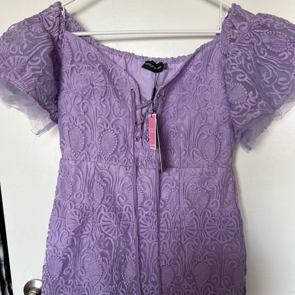 Worn once (with tags) lilac mini dress from Pretty Little thing - Picture 2 of 3